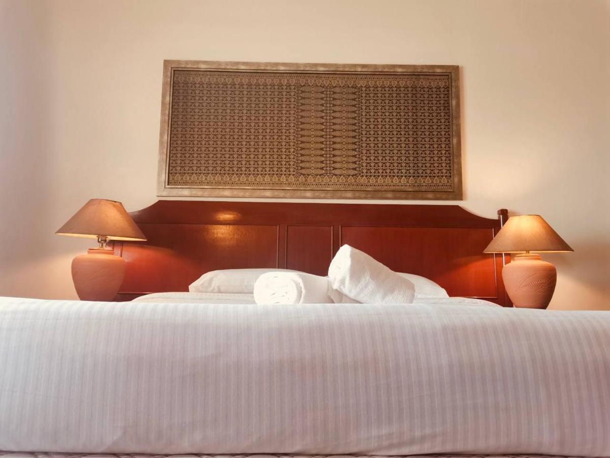 Seaview Deluxe Studio Couples Room S Танджунг-Бунга Экстерьер фото