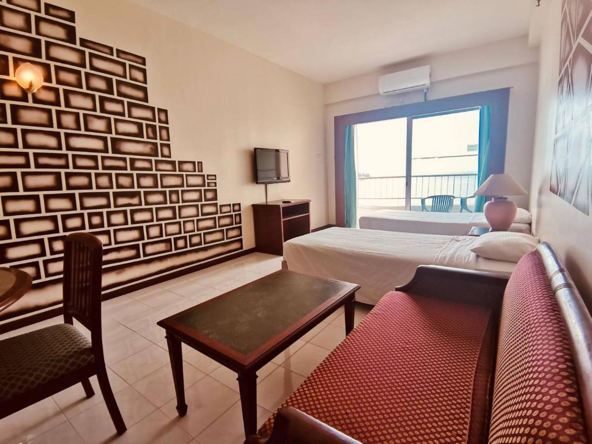 Seaview Deluxe Studio Couples Room S Танджунг-Бунга Экстерьер фото