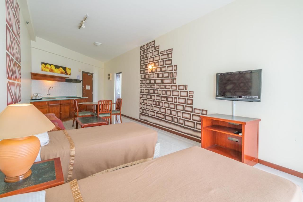 Seaview Deluxe Studio Couples Room S Танджунг-Бунга Экстерьер фото