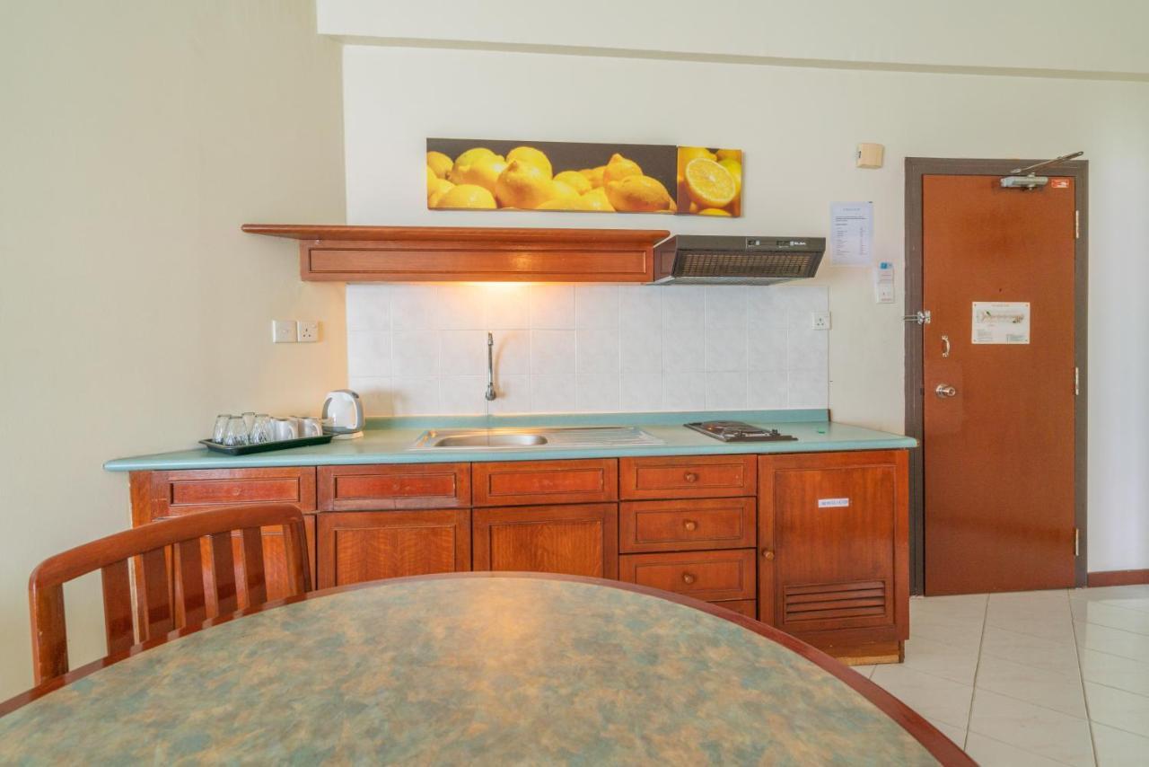 Seaview Deluxe Studio Couples Room S Танджунг-Бунга Экстерьер фото