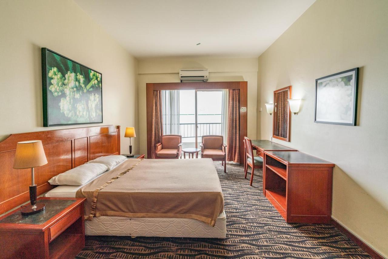 Seaview Deluxe Studio Couples Room S Танджунг-Бунга Экстерьер фото