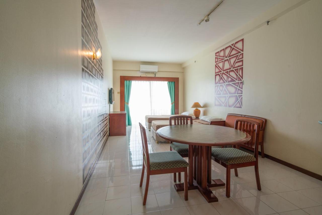Seaview Deluxe Studio Couples Room S Танджунг-Бунга Экстерьер фото