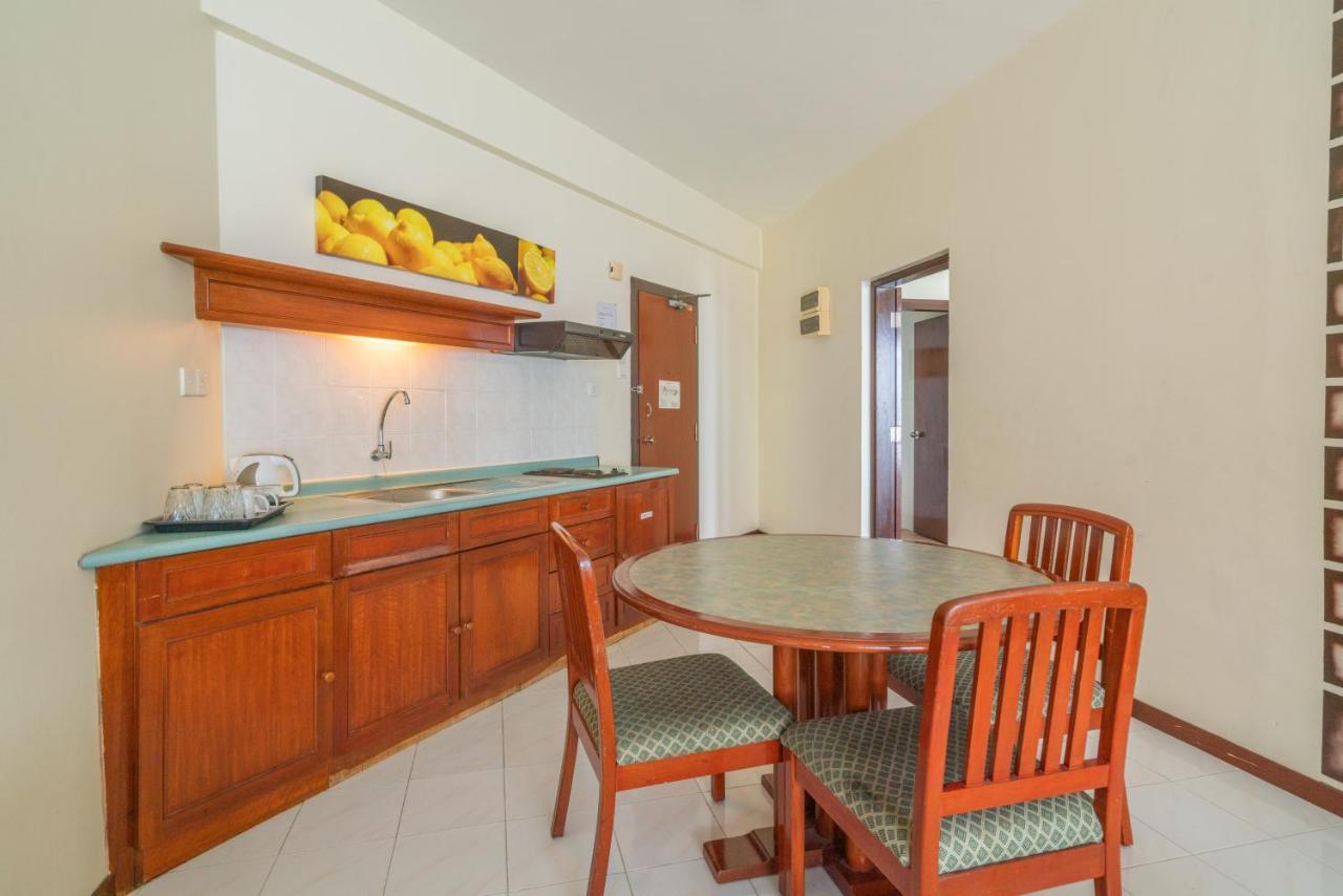 Seaview Deluxe Studio Couples Room S Танджунг-Бунга Экстерьер фото