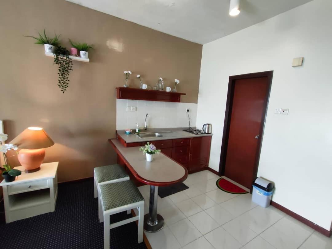 Seaview Deluxe Studio Couples Room S Танджунг-Бунга Экстерьер фото