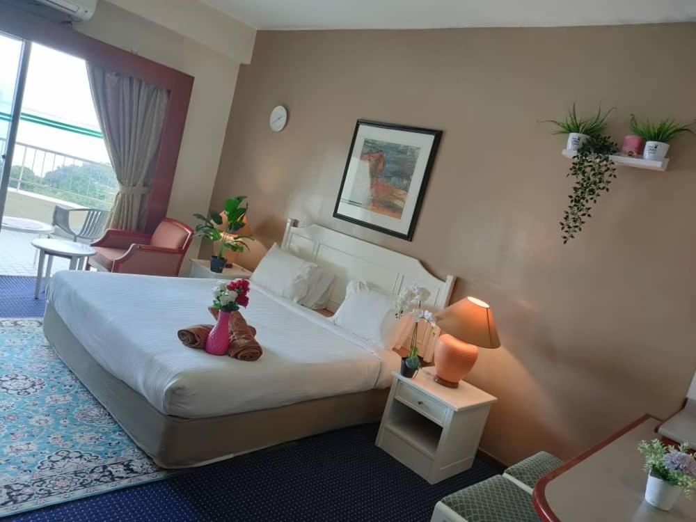 Seaview Deluxe Studio Couples Room S Танджунг-Бунга Экстерьер фото